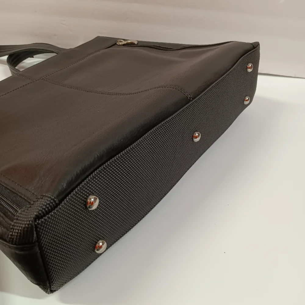 GUN TOTE'N MAMA'S Black Cowhide Leather Laptop Portfolio Tote/ Shoulder Bag